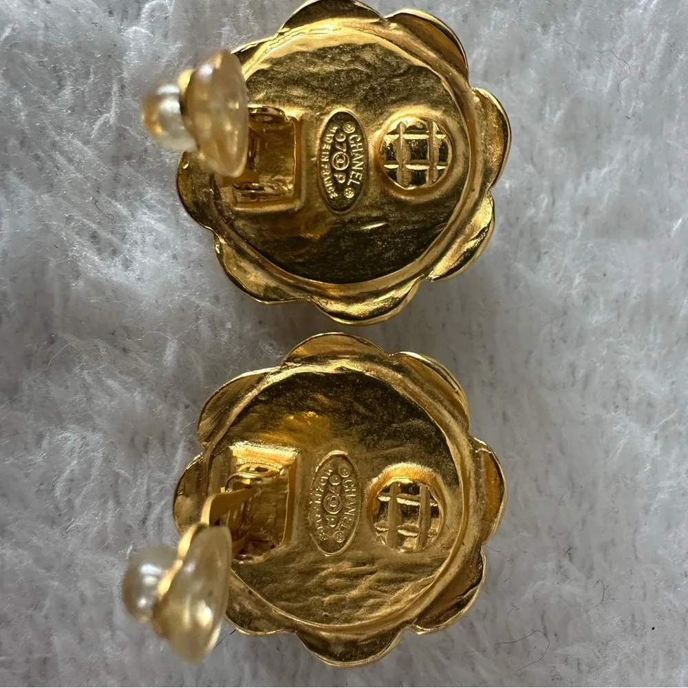 Vintage Chanel Clip On Earrings